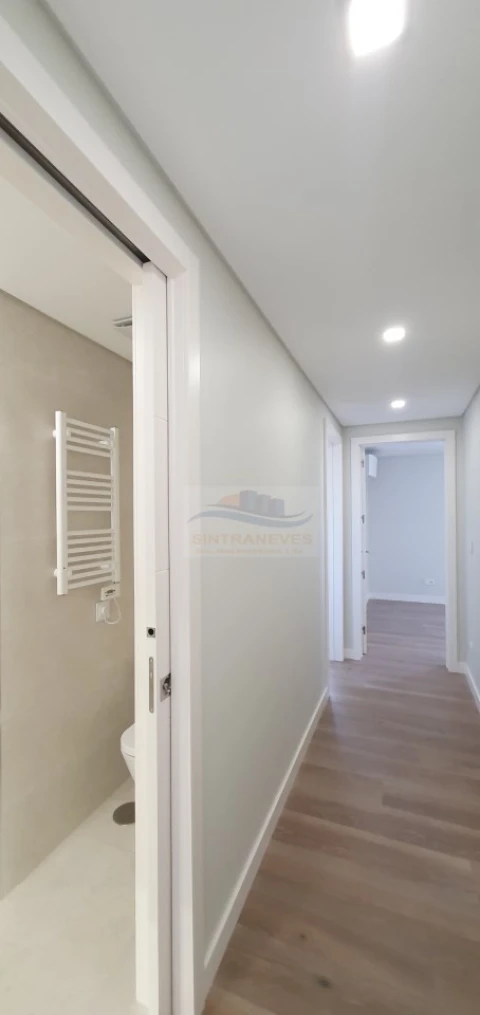 Apartamento T2 para Venda em Loures