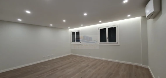Apartamento T2 para Venda em Loures