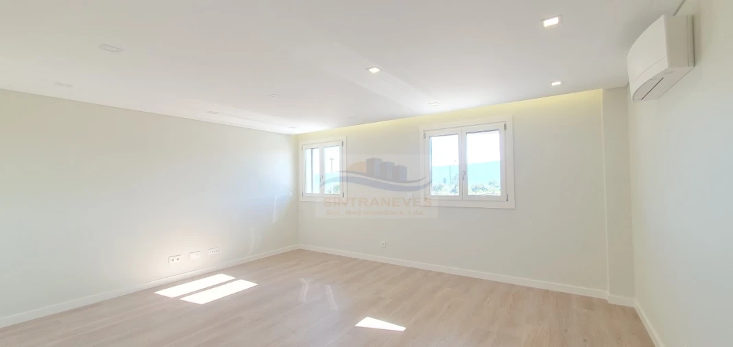 Apartamento T2 para Venda em Loures Foto 8