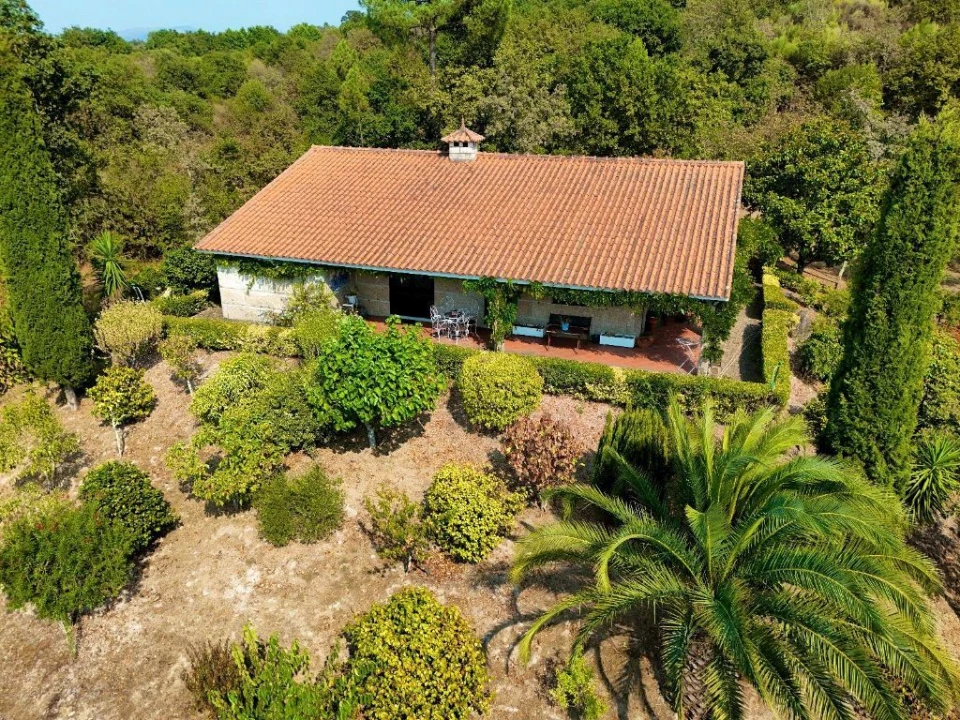 Moradia T4 para Venda em Jazente Foto 1