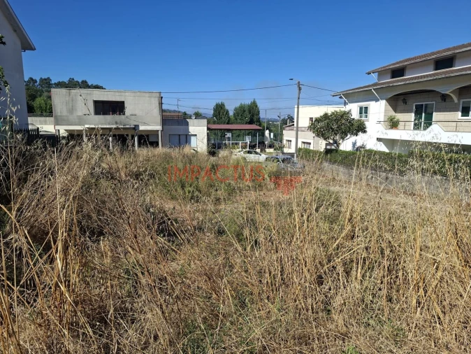 Terreno para Venda em Paredes Foto 2