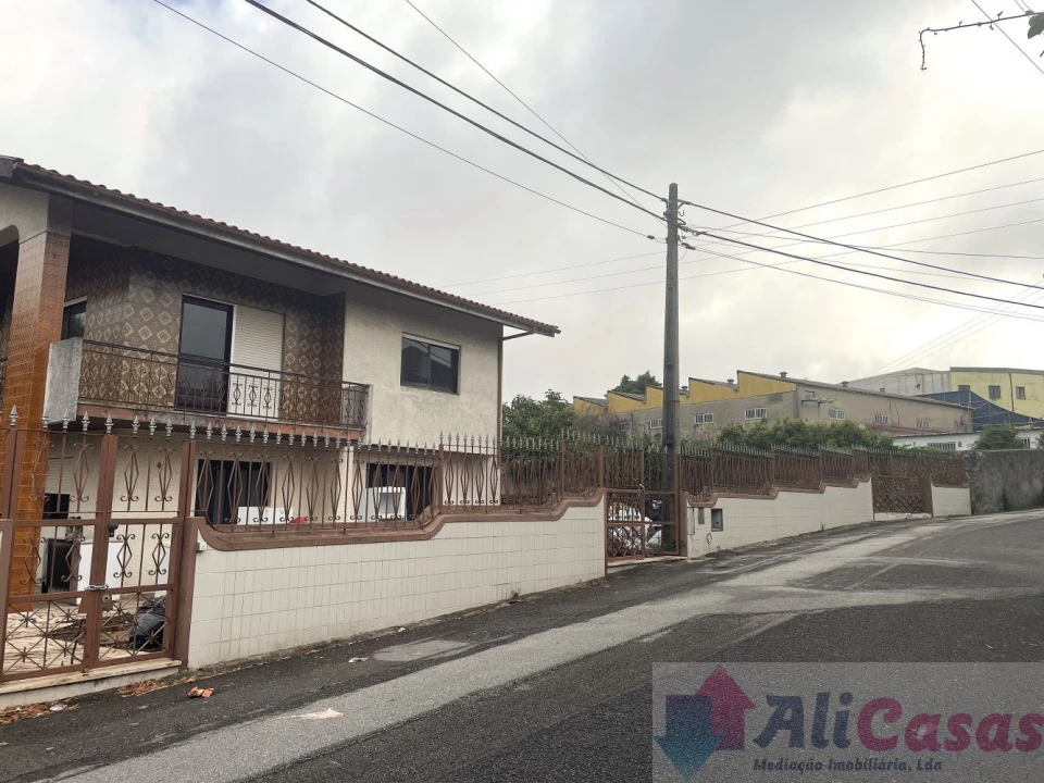 Moradia T3 para Venda em Santa Maria de Lamas Foto 5