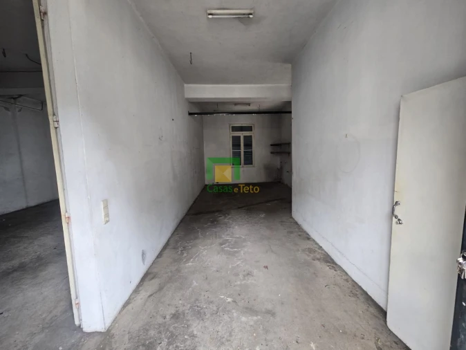 Moradia T7 para Venda em Estreito de Camara de Lobos Foto 4