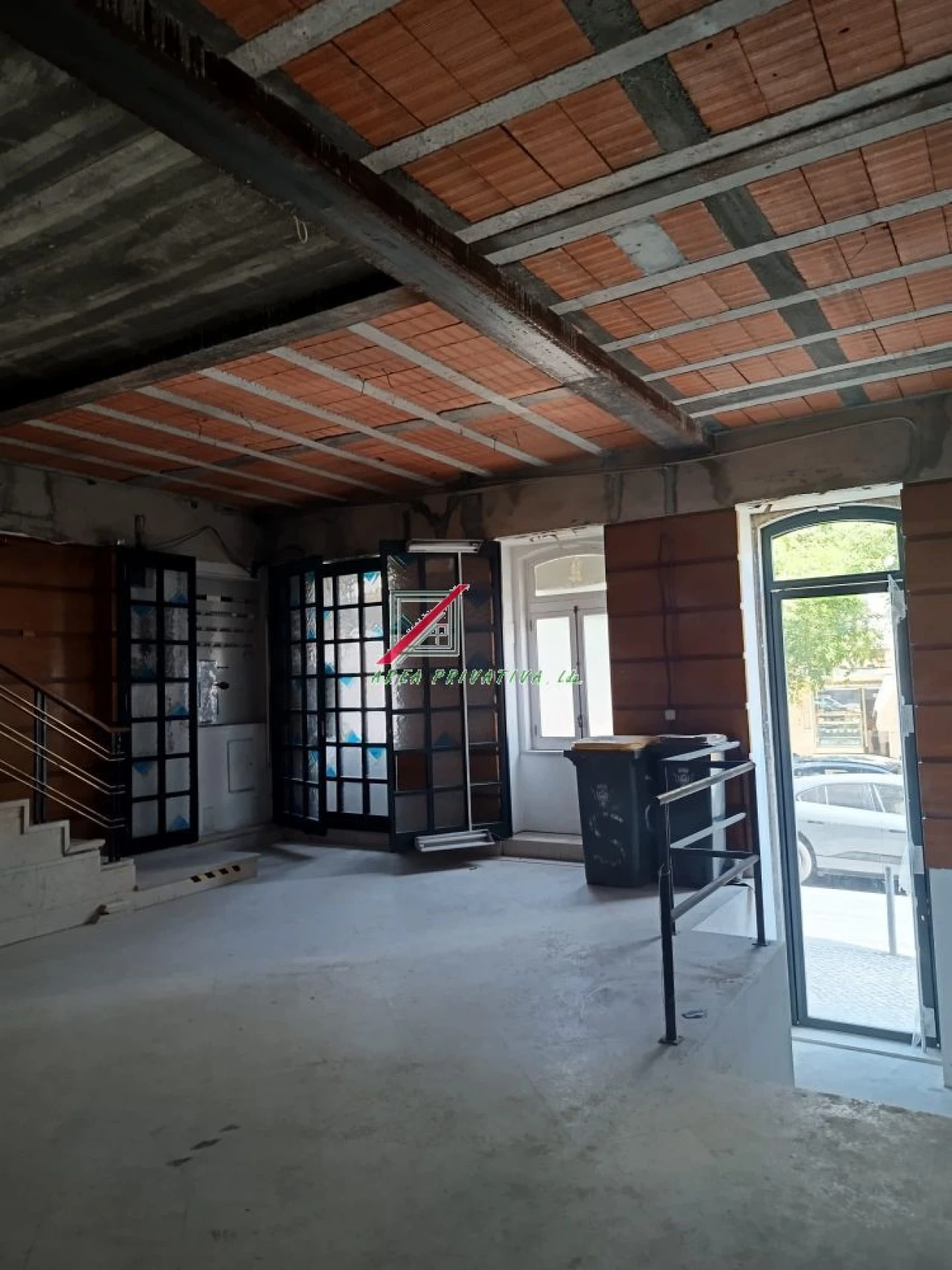 Loja para Arrendamento em Avenidas Novas Foto 2