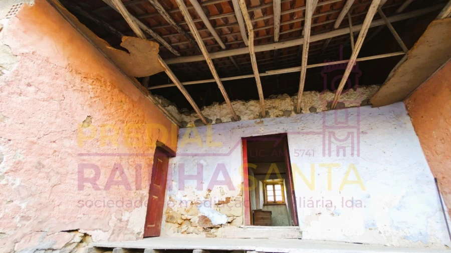 Moradia T2 para Venda em Ceira Foto 8