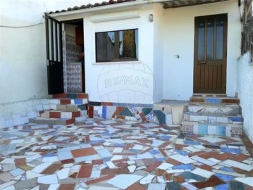 Moradia T2 para Venda em Marvila, Ribeira Santarém, São Salvador, São Nicolau