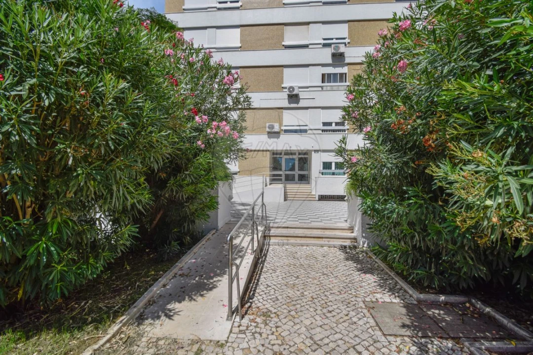 Apartamento T3 para Venda em Moscavide e Portela Foto 13