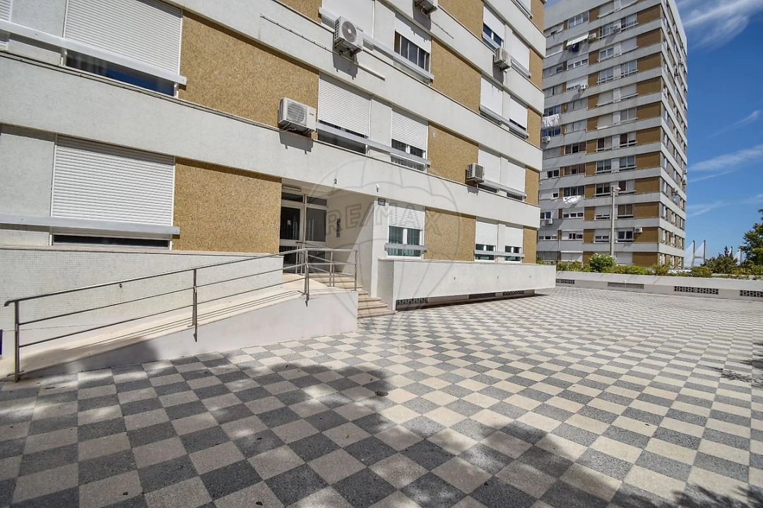 Apartamento T3 para Venda em Moscavide e Portela Foto 1