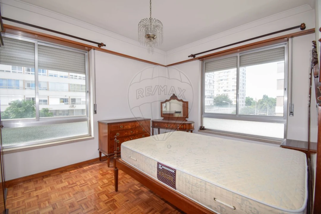 Apartamento T3 para Venda em Moscavide e Portela Foto 27