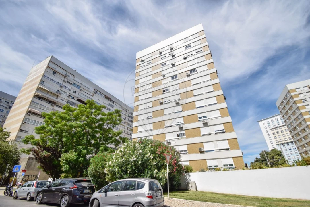 Apartamento T3 para Venda em Moscavide e Portela Foto 10