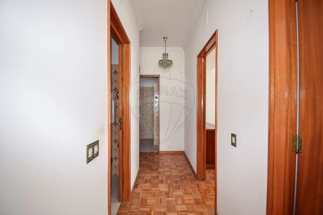 Apartamento T3 para Venda em Moscavide e Portela Foto 2