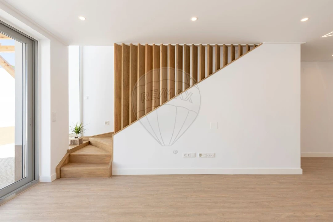 Moradia T3 para Venda em Bombarral e Vale Covo Foto 5