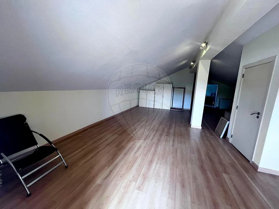 Moradia T4 para Venda em Carnota Foto 4