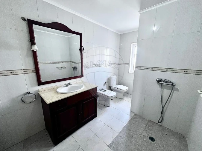 Moradia T4 para Venda em Carnota Foto 27