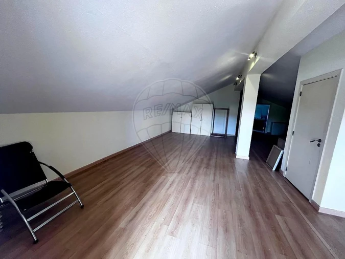 Moradia T4 para Venda em Carnota Foto 4