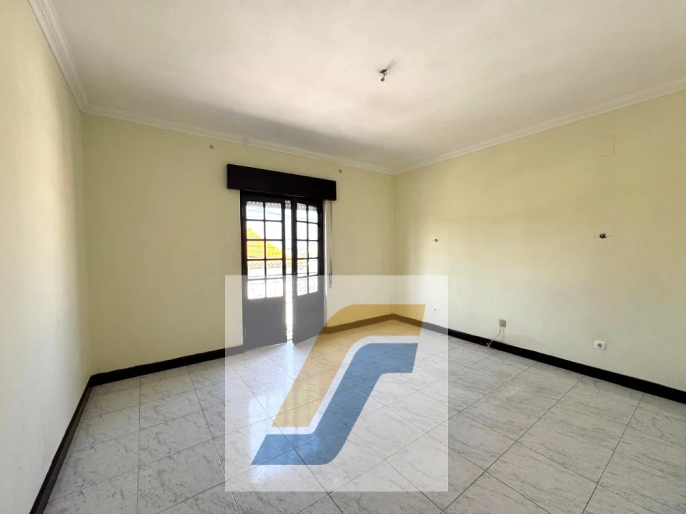 Moradia T3 para Venda em Campelos e Outeiro da Cabeça Foto 4