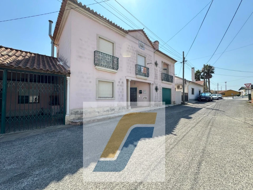 Moradia T3 para Venda em Campelos e Outeiro da Cabeça Foto 22