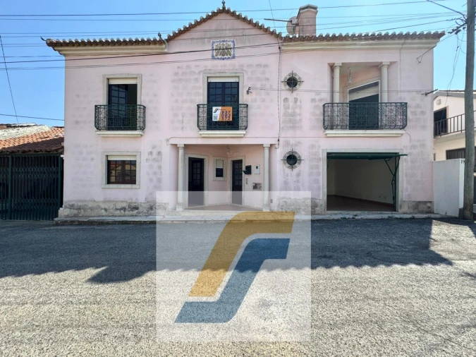 Moradia T3 para Venda em Campelos e Outeiro da Cabeça Foto 1