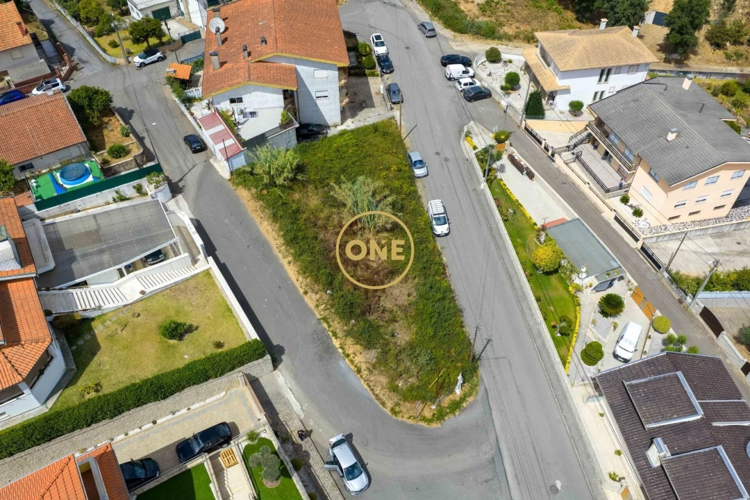 Terreno para Venda em Vila de Cucujães Foto 2