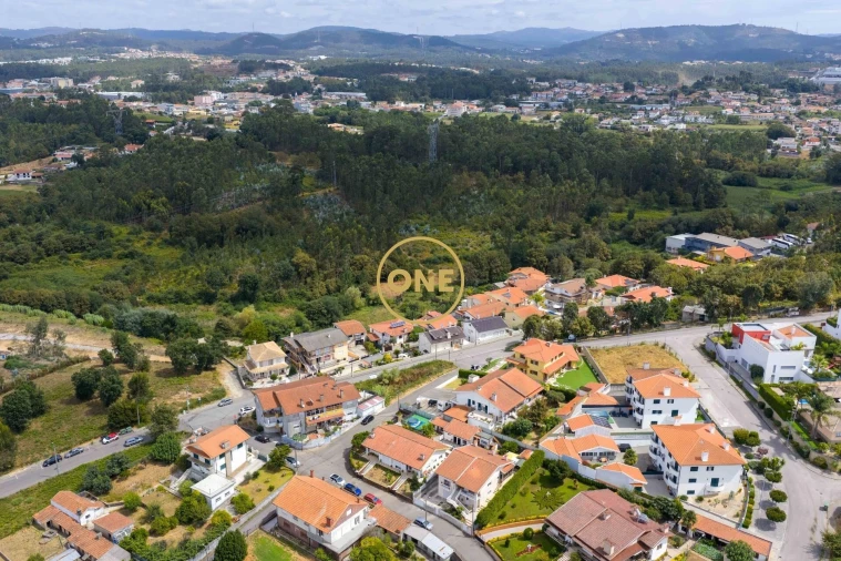 Terreno para Venda em Vila de Cucujães Foto 8