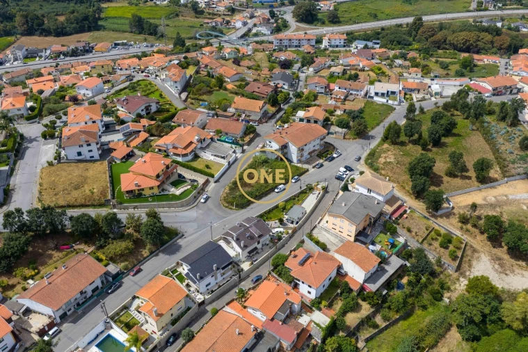 Terreno para Venda em Vila de Cucujães Foto 4