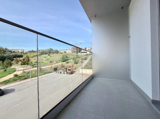 Apartamento T1 para Venda em Santo Antonio dos Olivais Foto 11