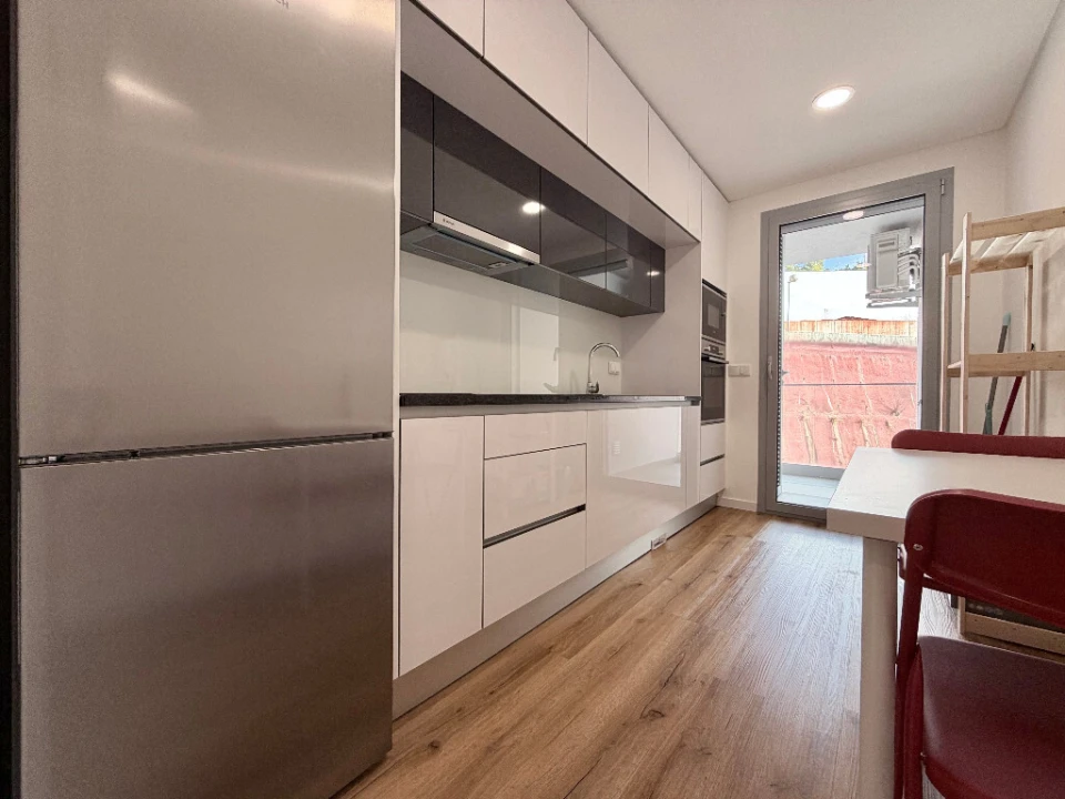 Apartamento T1 para Venda em Santo Antonio dos Olivais Foto 3