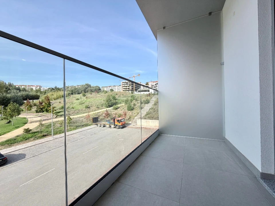Apartamento T1 para Venda em Santo Antonio dos Olivais Foto 11