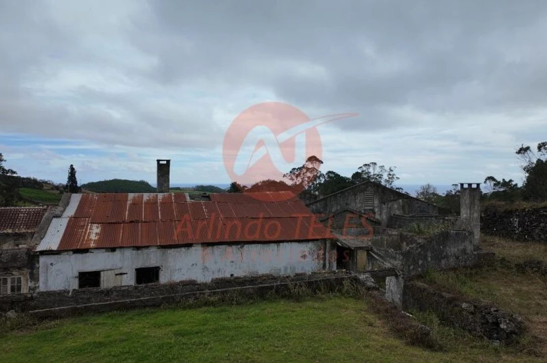 Moradia T4 para Venda em Posto Santo Foto 17