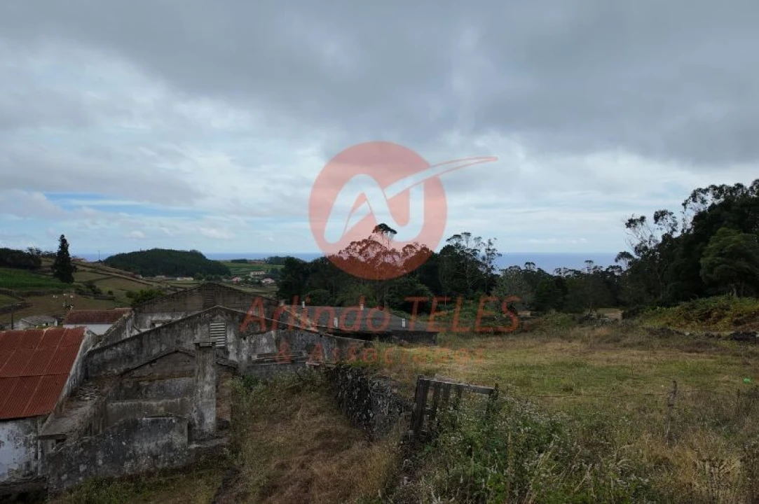 Moradia T4 para Venda em Posto Santo Foto 6