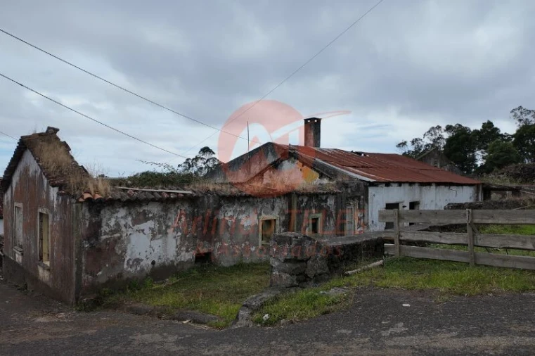 Moradia T4 para Venda em Posto Santo Foto 13