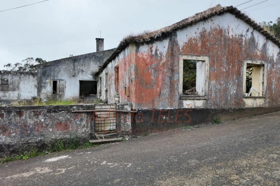 Moradia T4 para Venda em Posto Santo Foto 14