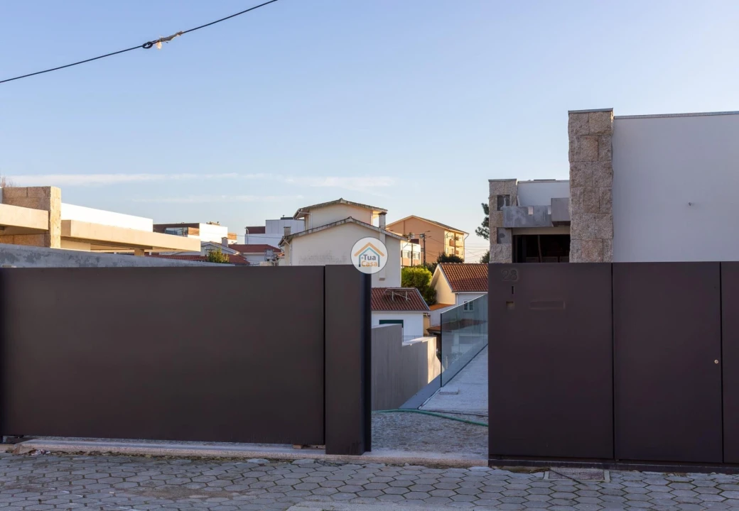 Moradia T3 para Venda em São Felix da Marinha Foto 7
