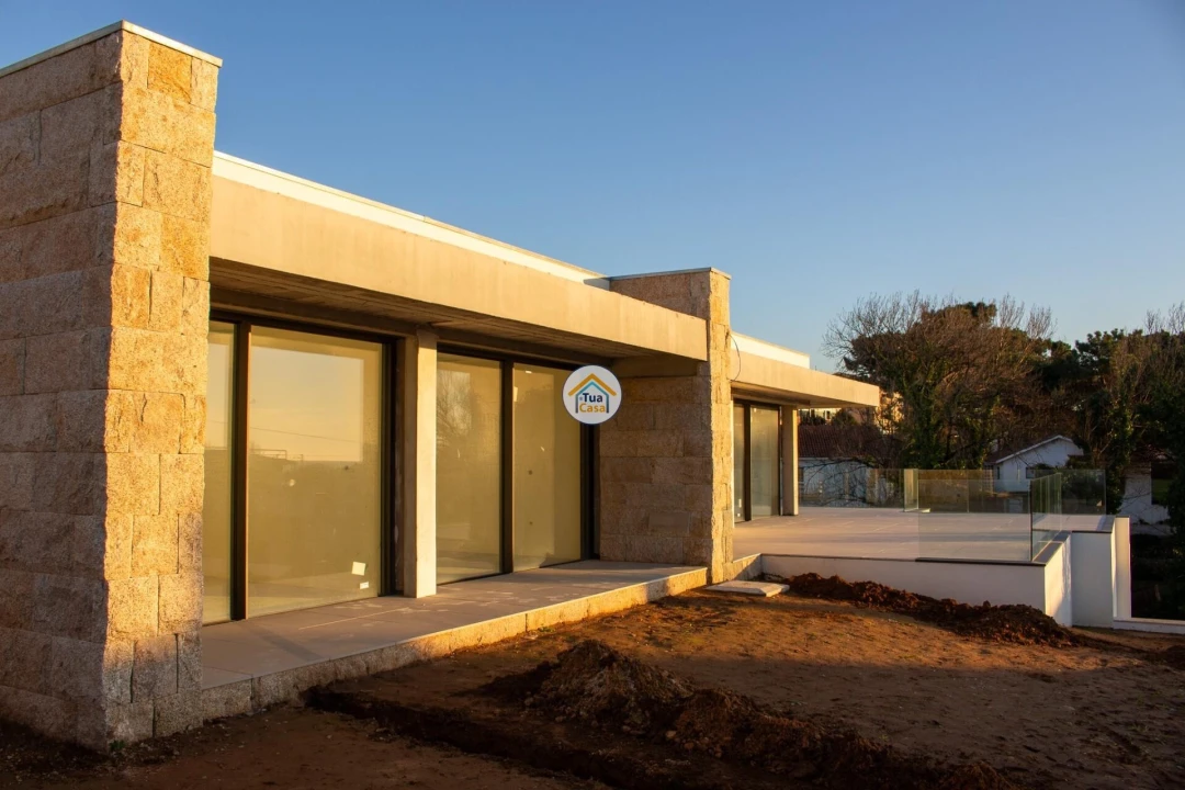 Moradia T3 para Venda em São Felix da Marinha Foto 28