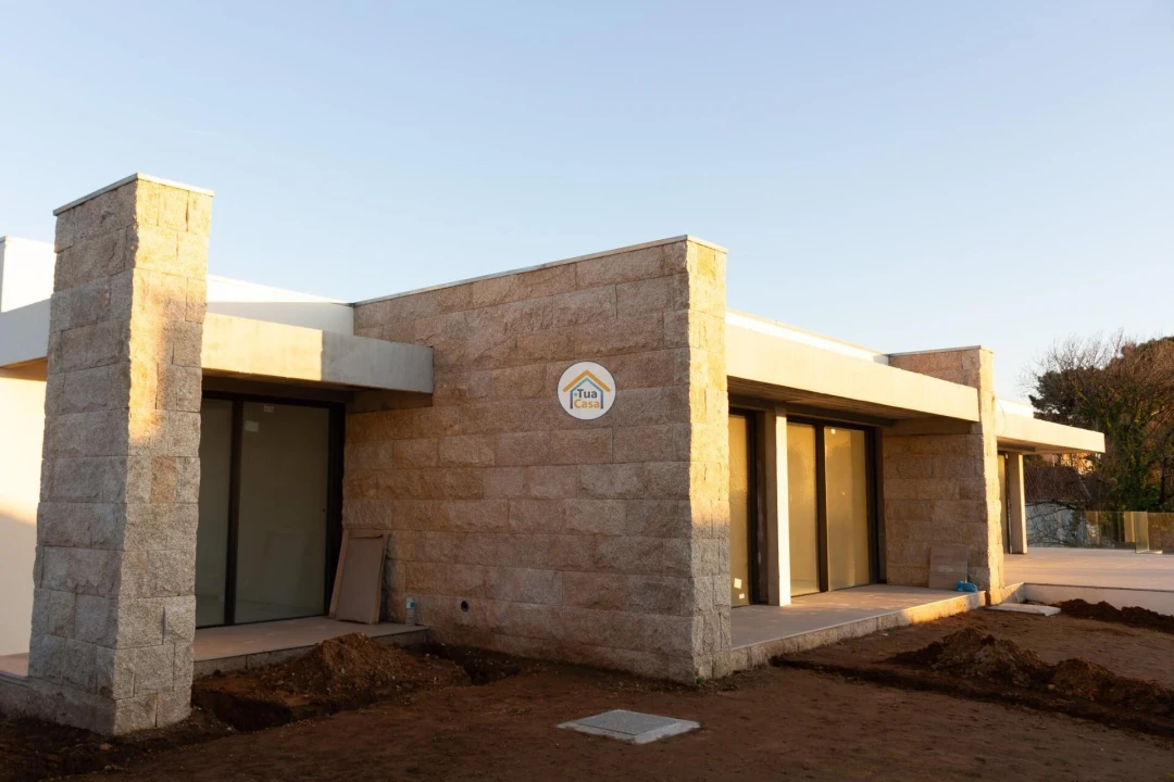 Moradia T3 para Venda em São Felix da Marinha Foto 37