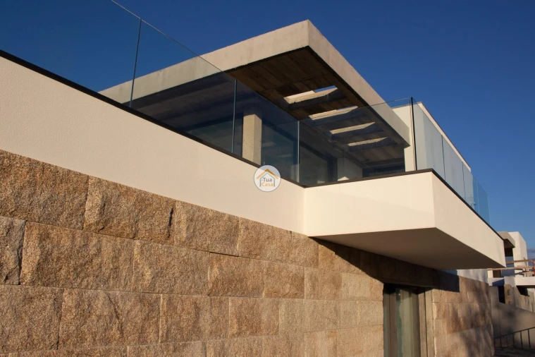 Moradia T3 para Venda em São Felix da Marinha Foto 13