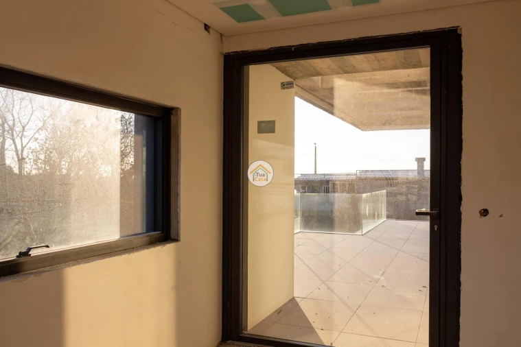 Moradia T3 para Venda em São Felix da Marinha Foto 18