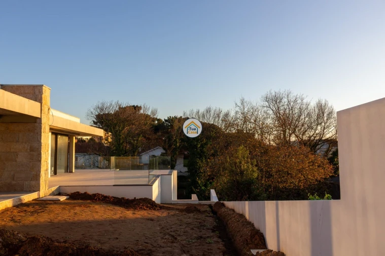 Moradia T3 para Venda em São Felix da Marinha Foto 29