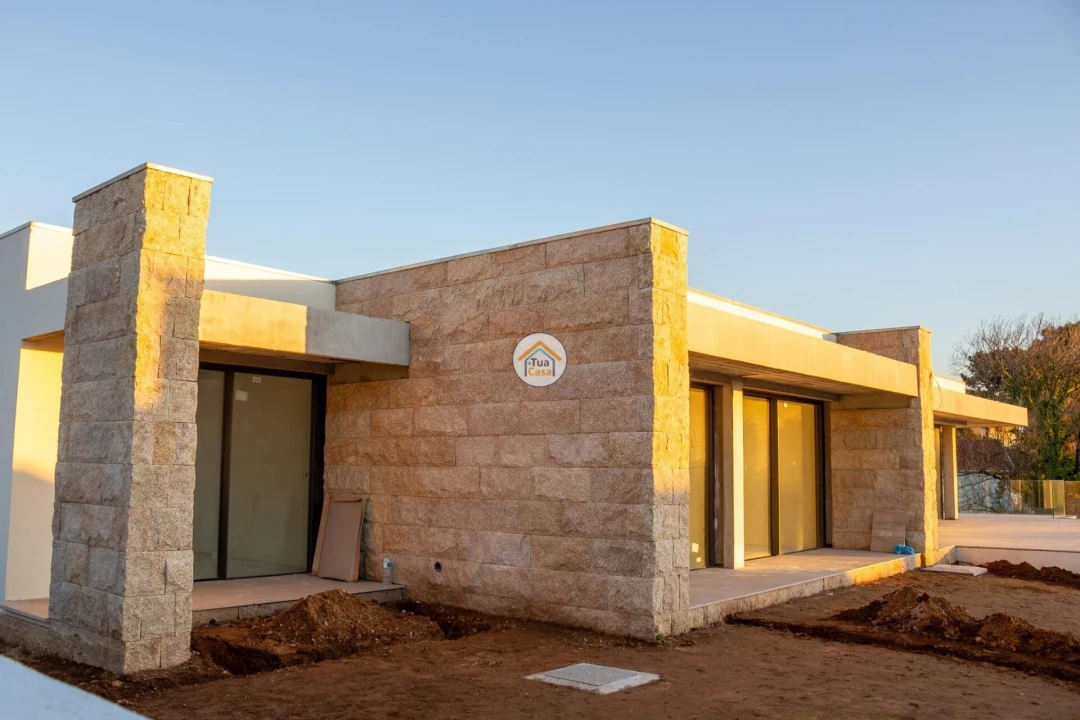 Moradia T3 para Venda em São Felix da Marinha Foto 36