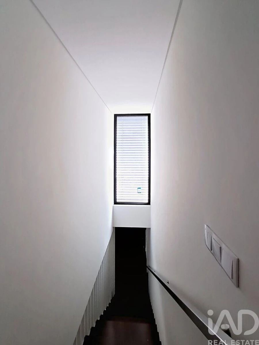 Moradia T3 para Venda em Madalena Foto 24