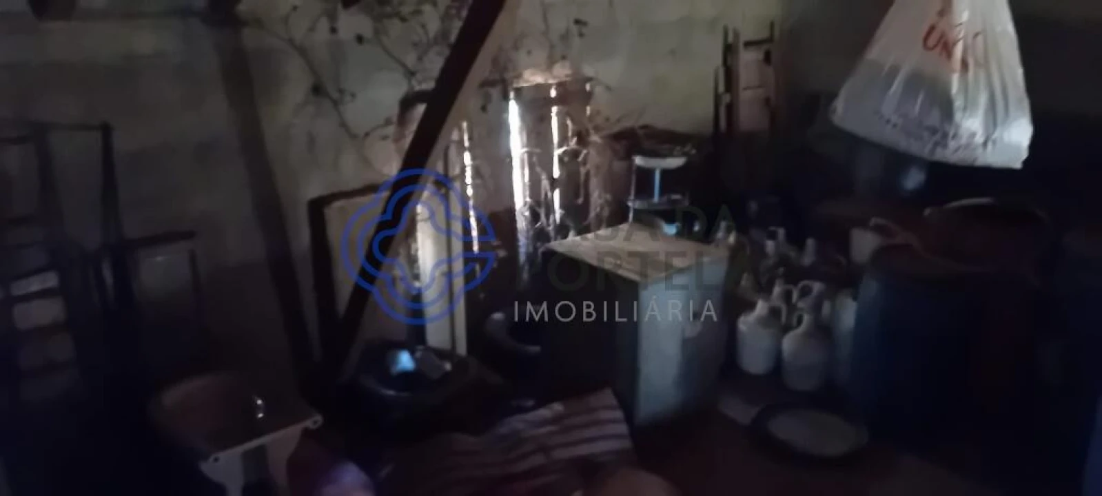 Armazém para Venda em Areias e Pias Foto 8