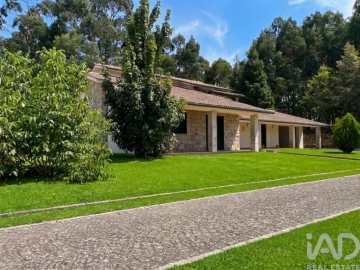 Moradia T4 para Venda em Vouzela e Paços de Vilharigues