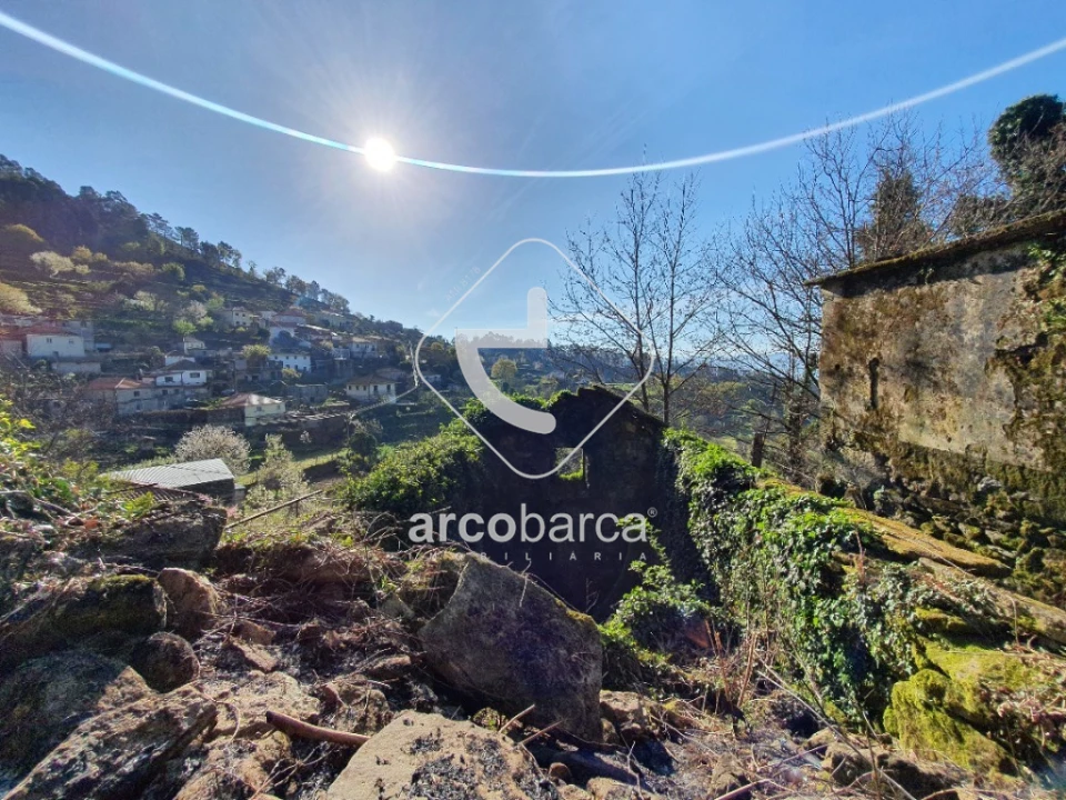 Moradia T5 para Venda em Padreiro (Salvador e Santa Cristina) Foto 33