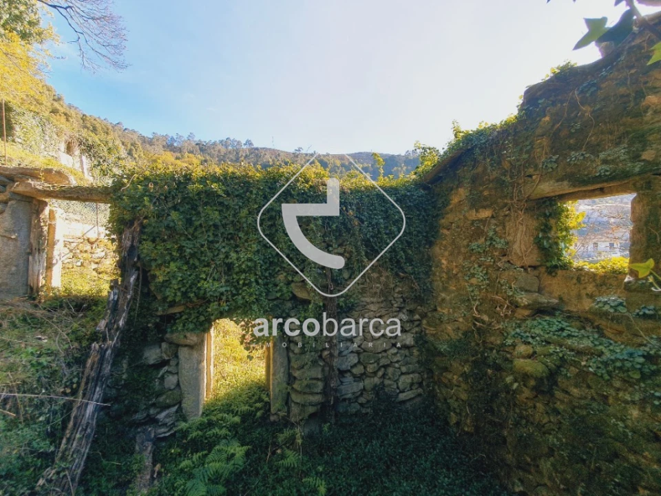 Moradia T5 para Venda em Padreiro (Salvador e Santa Cristina) Foto 9