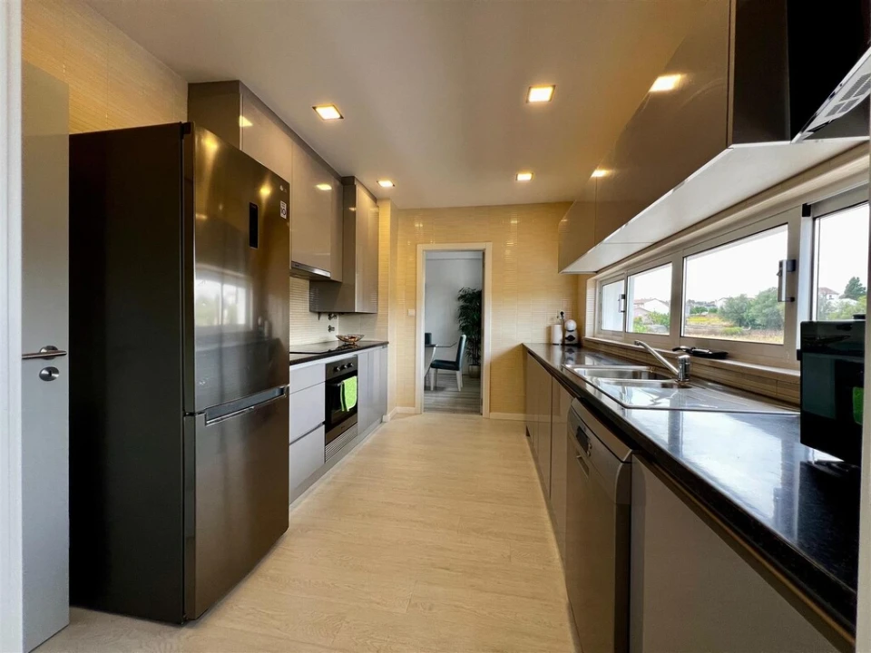 Apartamento T3 para Venda em Carapinheira Foto 7