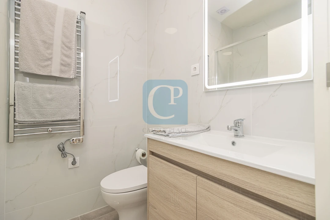 Apartamento T2 para Venda em Cedofeita, Santo Ildefonso, Sé, Miragaia, São Nicolau e Vitória Foto 20