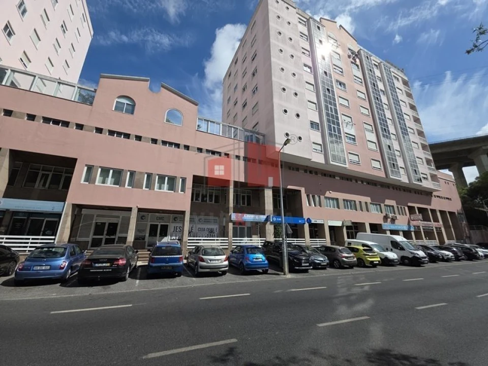 Apartamento T0 para Venda em Queluz e Belas Foto 1