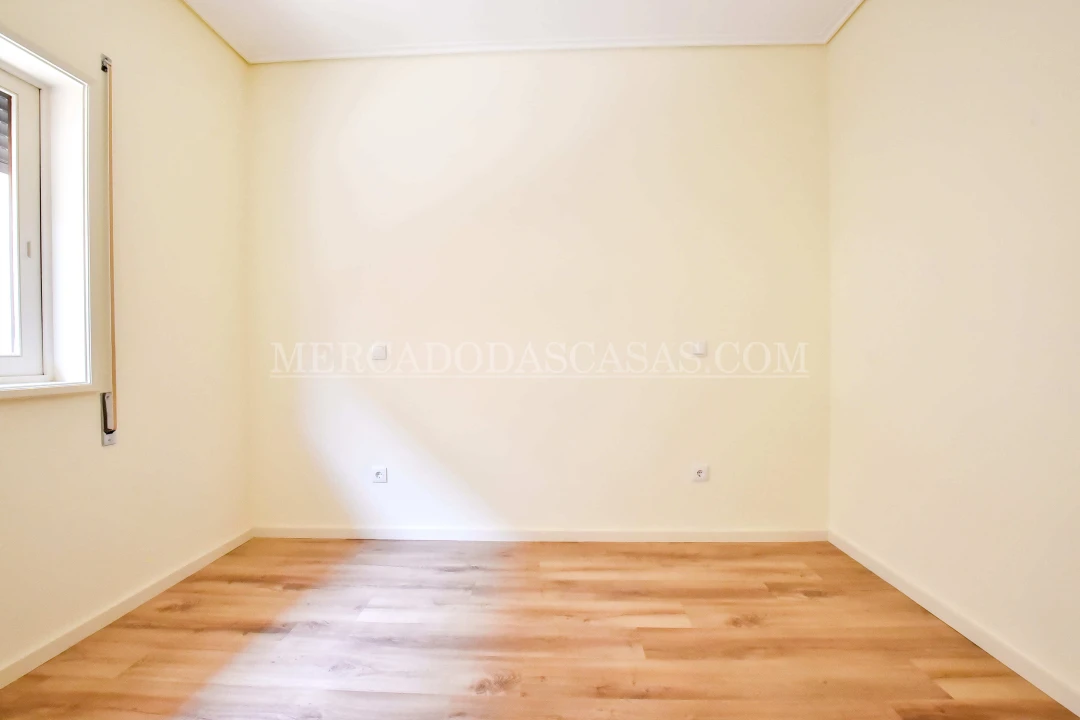 Apartamento T3 para Venda em Espinho Foto 11