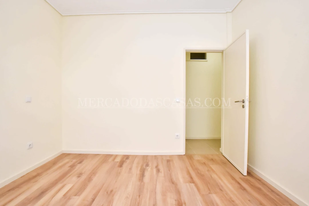 Apartamento T3 para Venda em Espinho Foto 12
