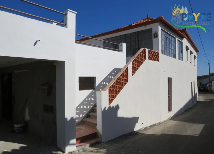 Moradia T3 para Venda em Cernache do Bonjardim, Nesperal e Palhais Foto 1